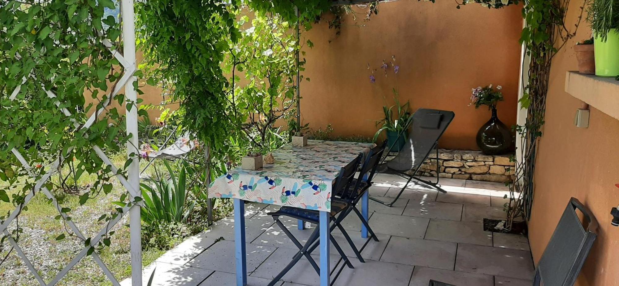 T.Belle Vue Panoramique Au Coeur Du Luberon 40M2 + Pergola . Jardin. P Apartment Apt Exterior foto