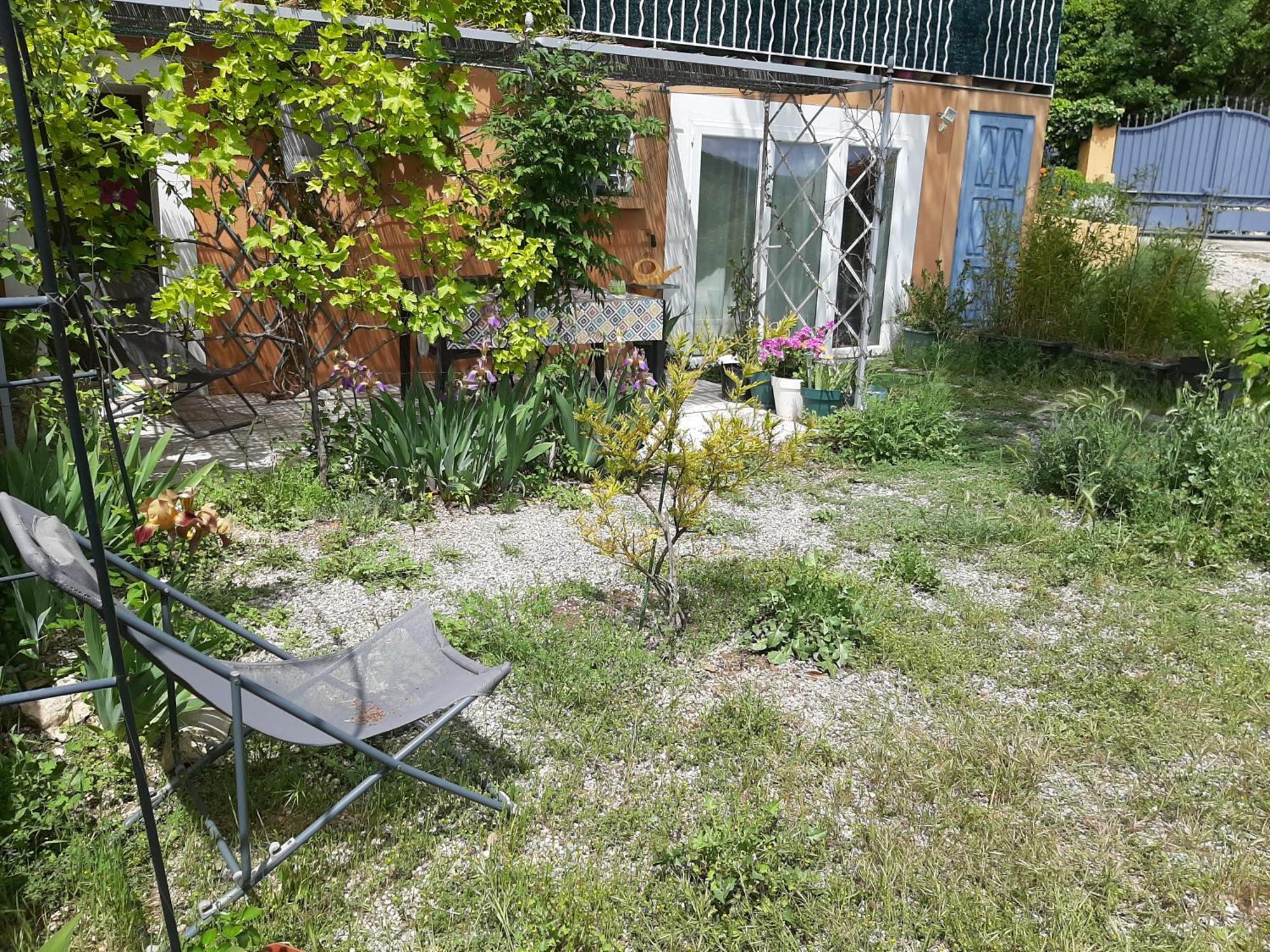 T.Belle Vue Panoramique Au Coeur Du Luberon 40M2 + Pergola . Jardin. P Apartment Apt Exterior foto